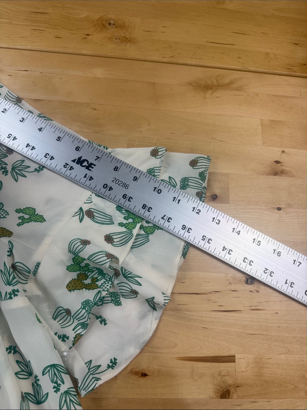 ModCloth Button Front Sheer Cactus Print Shirt Ruffle Sleeve Plus Size 1X - Picture 8 of 10
